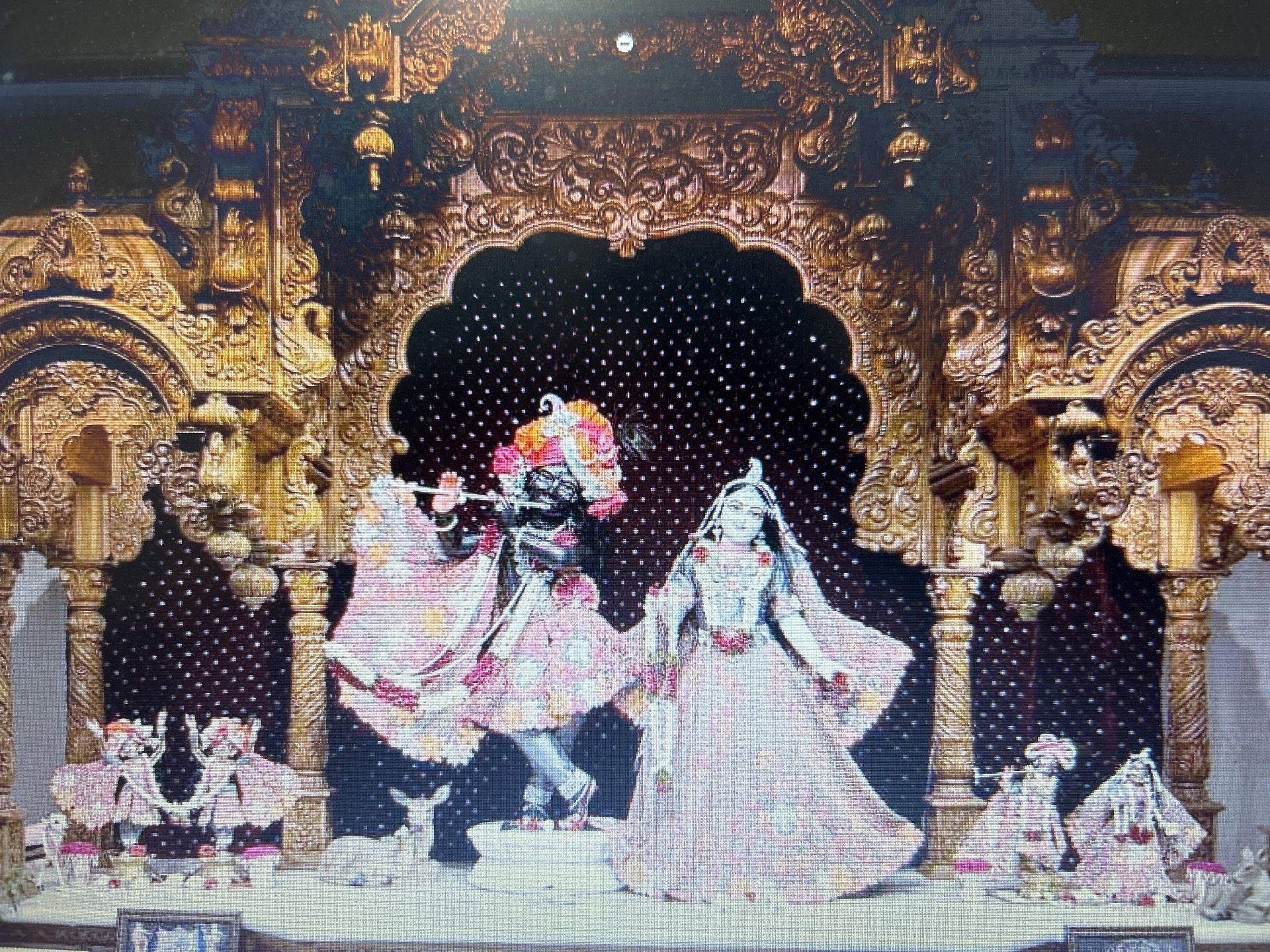 ISKCON श्रीकृष्ण मंदिर, फुलेवाडी कोल्हापूर 🦚 | कृष्णभक्तीचा सुंदर अनुभव